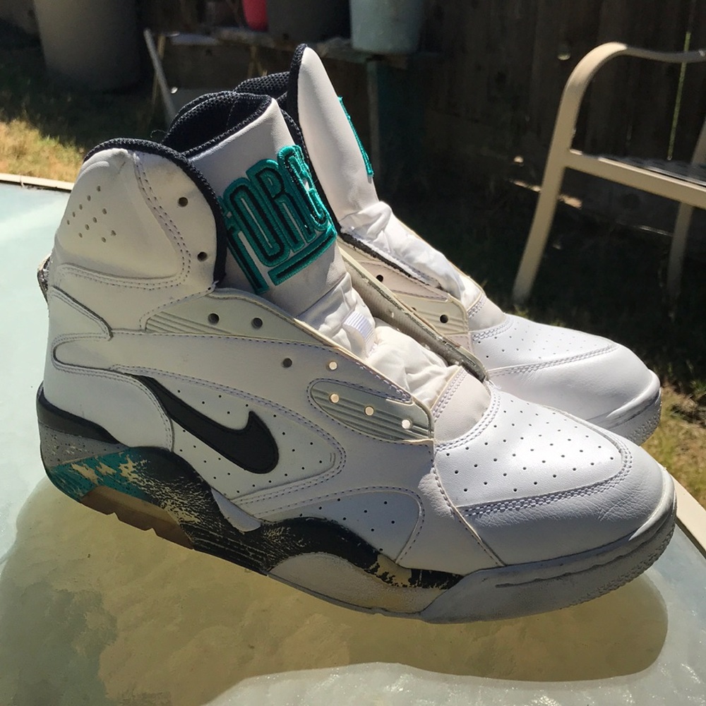 Nike Air Force 180